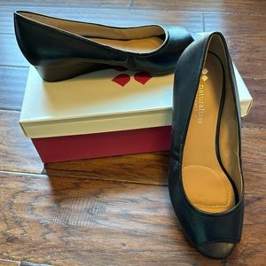 Naturalizer, Black dress shoe, 8 1/2, Brand New
